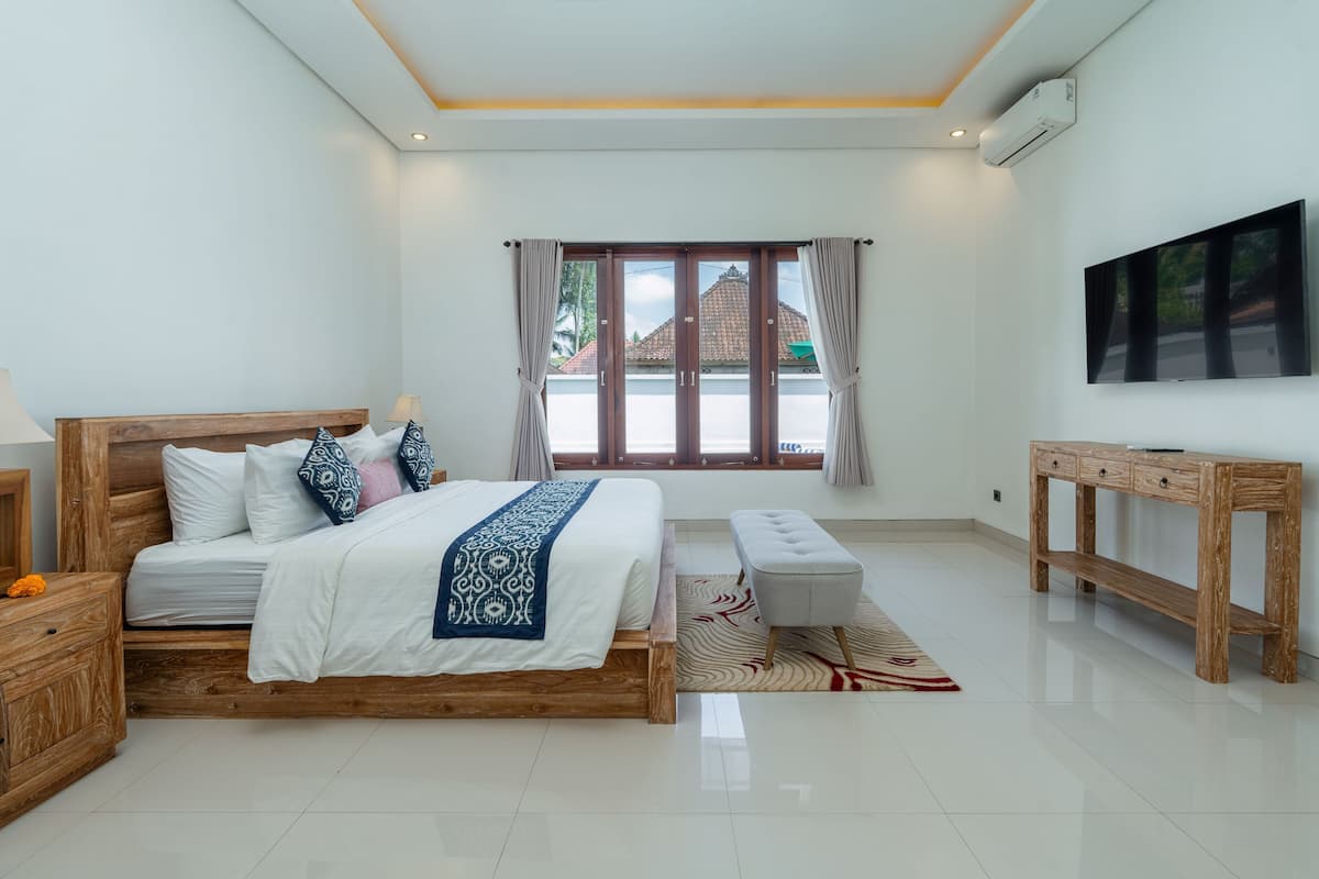Premier Private Pool Villa | Desk, free WiFi, bed sheets