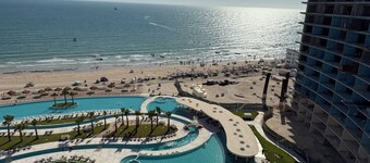 Charming 3-bedroom resort with fitness room and AC in Puerto Peñasco