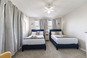 5 bedrooms, iron/ironing board, WiFi, bed sheets