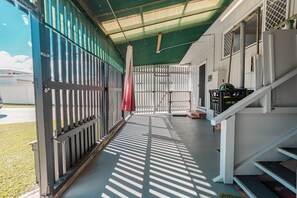 Property grounds - Relaxing 2-Bed Beachside Escape (Sunshine Coast)