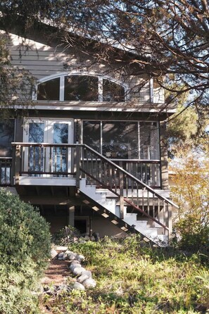Exterior detail - Mid-Century Modern Hillside Escape W/Dome + Views (Los Angeles)