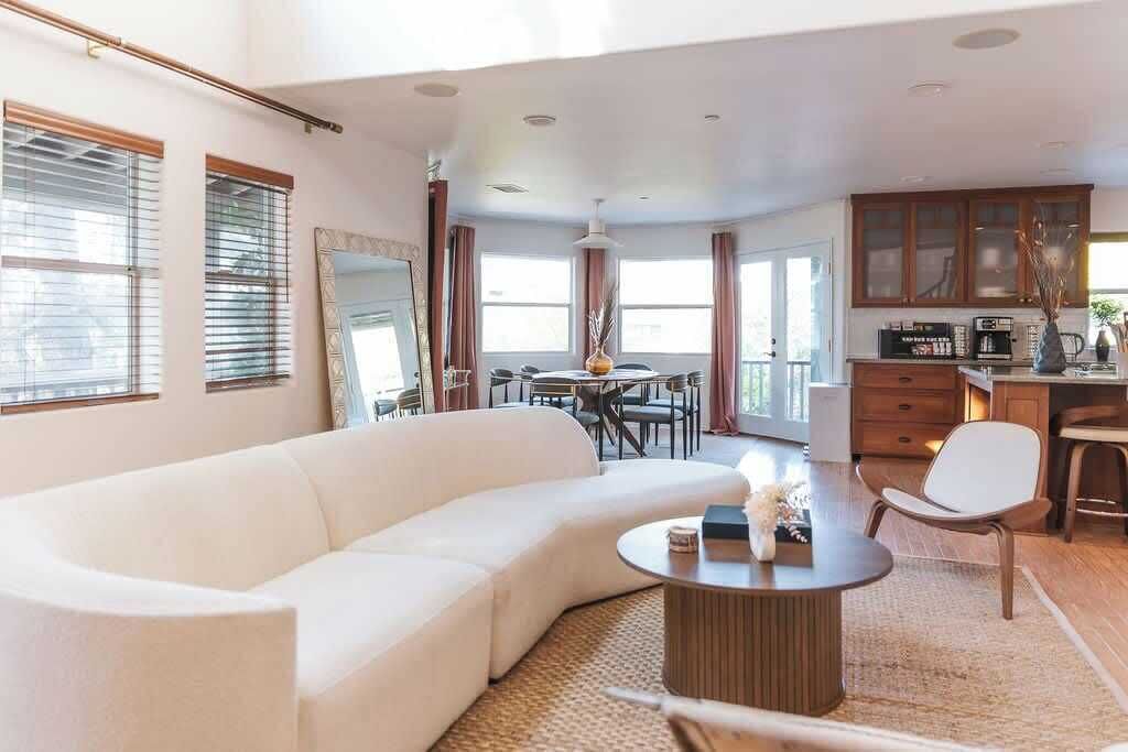 智能电视、办公室