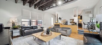 Luxury 3-Story Urban Condo on Cherry Street in Tulsa. 5min to BOK Center