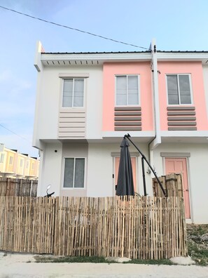 Exterior - Updated Fully Furnished Charming townhome with AC in Bogo City (Bogo City)