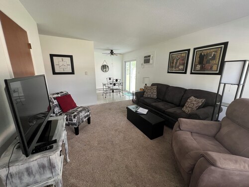 Enjoyable 1 Bedroom apartment in charming Wartburg