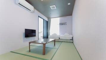 Japanese-style Quadruple Room | Free WiFi