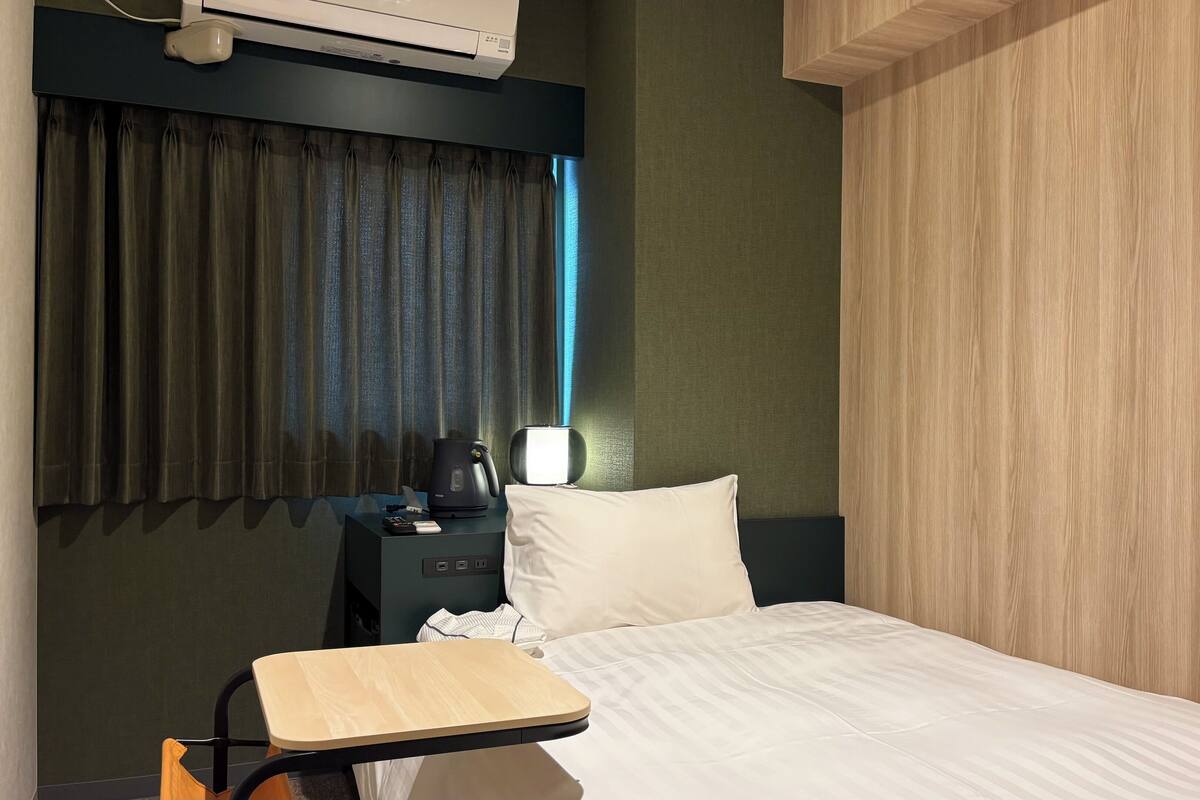 Single Room | WiFi (free), bed sheets