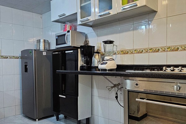 Microonde, forno, piano cottura, macchina per tè/caffè