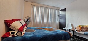 4 bedrooms, desk, iron/ironing board, free WiFi - Park house, ideal for families and groups (Toluca de Lerdo)