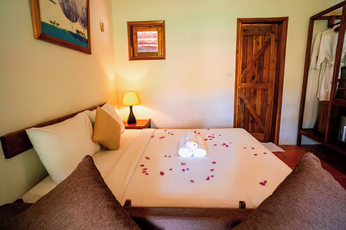 Standard Bungalow, Balcony, Garden View | In-room safe, laptop workspace, blackout drapes, soundproofing