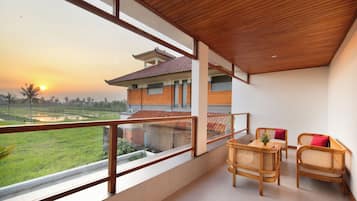 Deluxe Villa, 2 Bedrooms, Private Pool | Living area