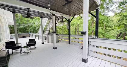 The River House Apartment