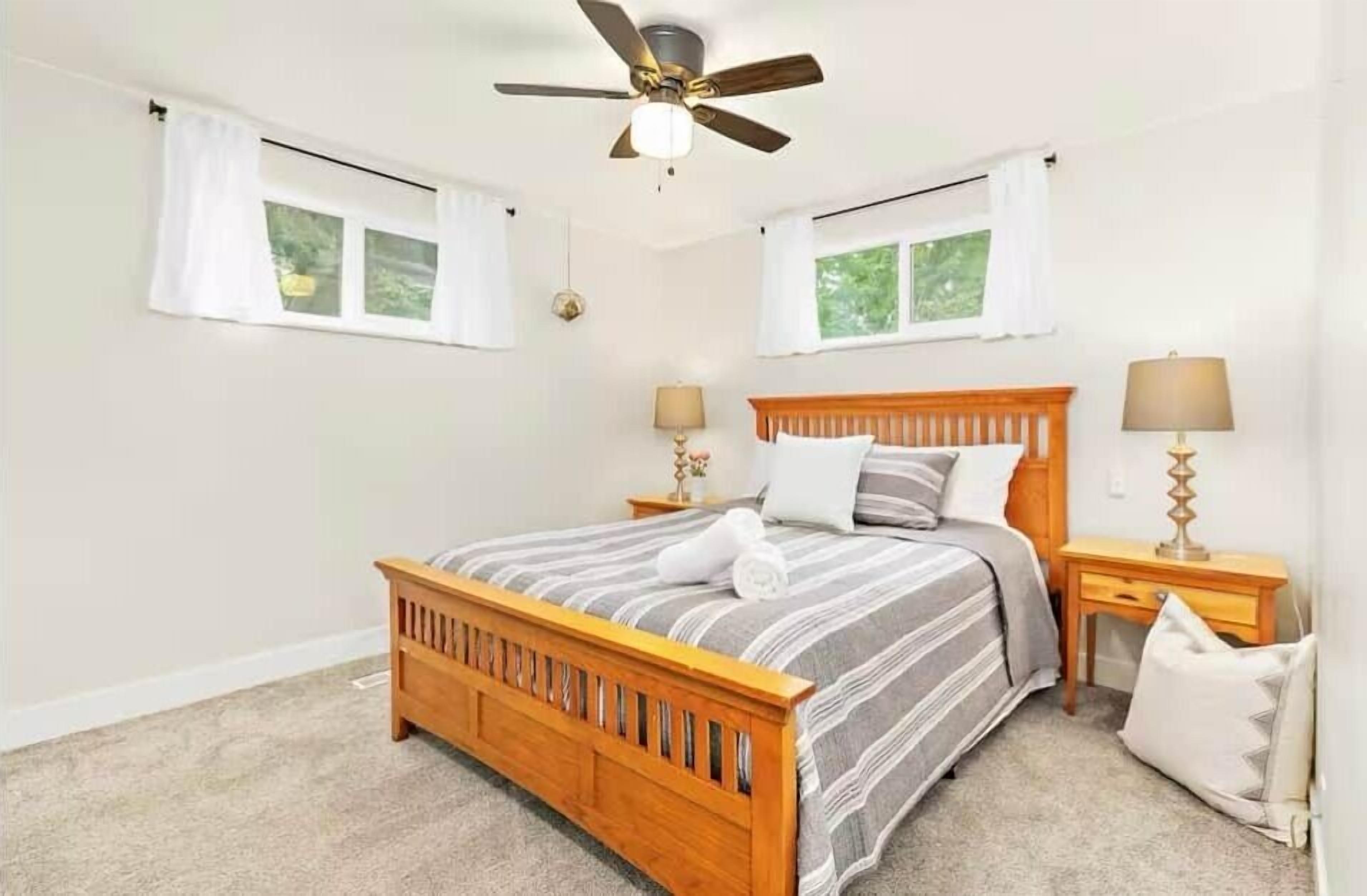 3 bedrooms, desk, iron/ironing board, free WiFi