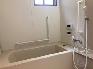 Hair dryer, bidet, towels, soap - Yosekeshi Kofu Misaki. A Showa-era retro house surrounded by garden and nature. A healing place to spend time with your family at the edge of the house. 5 min. drive from Kofu Station. (甲府市美咲)