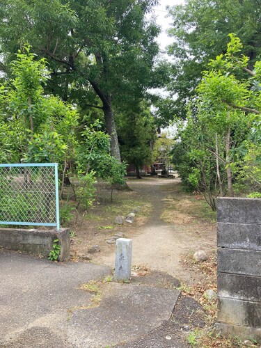 Yosekeshi Kofu Misaki. A Showa-era retro house surrounded by garden and nature. A healing place to spend time with your family at the edge of the house. 5 min. drive from Kofu Station.