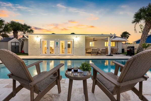 Lämmitetty uima-allas