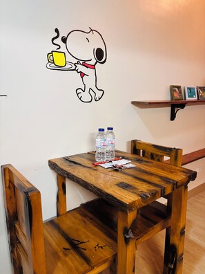 Room, 1 Bedroom, Balcony | Dining