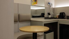 Standard-Doppelzimmer | Hochwertige Bettwaren, laptopgeeigneter Arbeitsplatz