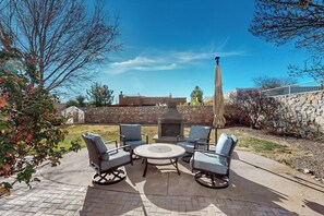 Terrace/patio - Perfect 3-bedroom house with AC in charming Las Cruces (Las Cruces)