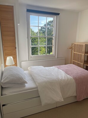 3 habitaciones, tabla de planchar con plancha y wifi gratis 