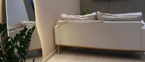 Apartment, Balcony | Living area