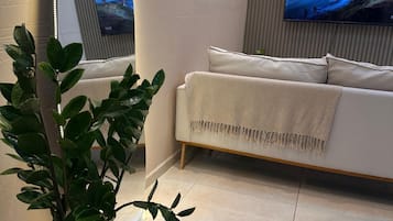 Apartment, Balcony | Living area