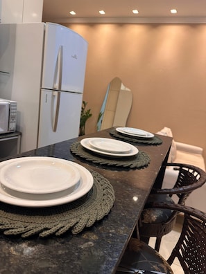 Apartamento, sacada | Cozinha privada