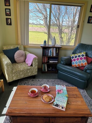 Smart TV, books