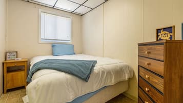 2 Schlafzimmer, BĂŒgeleisen/BĂŒgelbrett, WLAN, BettwĂ€sche