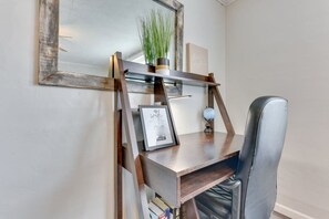 Interior - The Nook - Full Home in Tonawanda (Tonawanda)