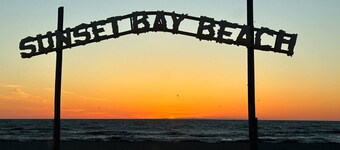 Remi-Loo's Bay Escape: Cottage in Sunset Bay