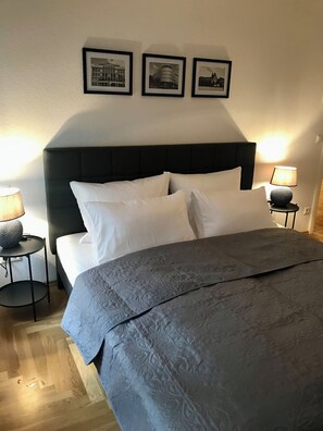 1 bedroom, in-room safe, desk, iron/ironing board