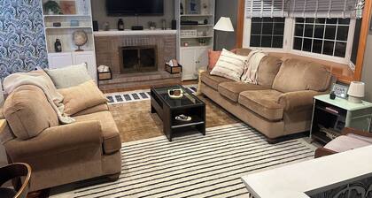 Ode to Minnesota, stylish and cozy 3 bedroom house