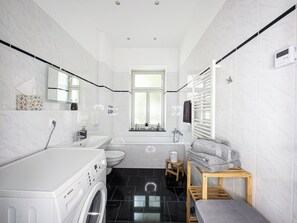 Kostenlose Toilettenartikel, Haartrockner, Handtücher, Seife