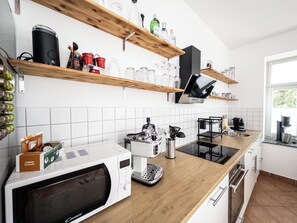 Mikrowelle, Ofen, Herdplatte, Geschirrspüler