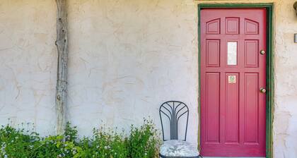 On-Site Hiking Trails: Cozy Lake Whitney Studio!