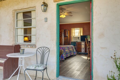 Easy Lake & Hiking Trails Access: Whitney Studio