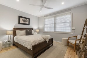 2 室のベッドルーム、アイロン / アイロン台、WiFi、ベッドシーツ