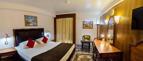 Chambre Standard, vue ville | Fer et planche à repasser, Wi-Fi gratuit