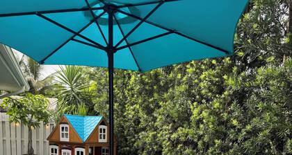 Spacious 5-bedroom house with fitness room and AC in welcoming Fort Lauderdale