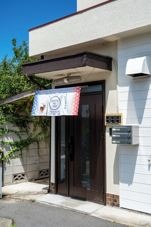 تفاصيل الفندق من الخارج