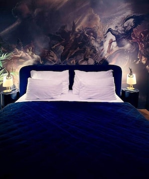 1 bedroom, desk, iron/ironing board, WiFi