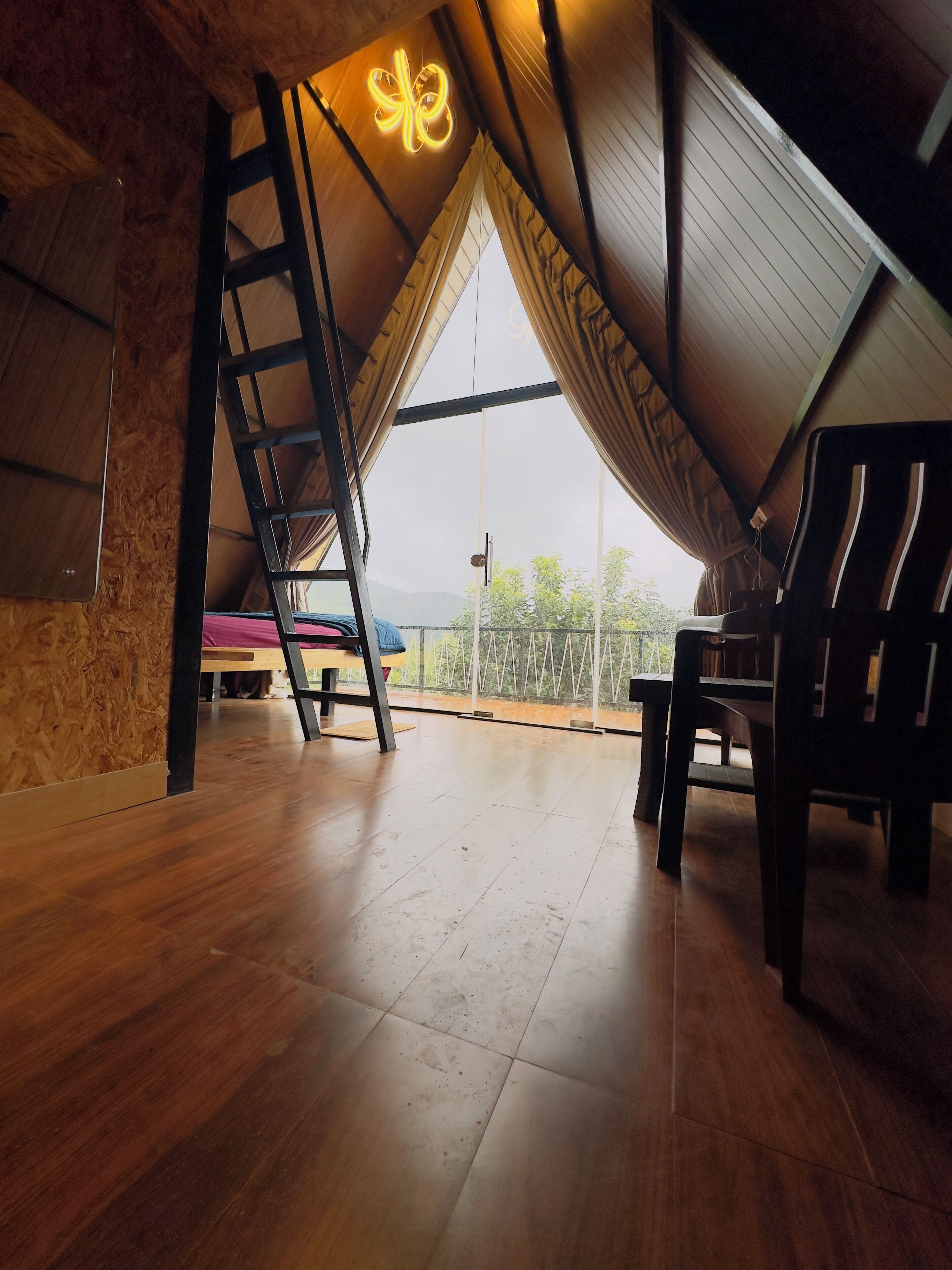 Egyptian cotton sheets, premium bedding, desk, laptop workspace