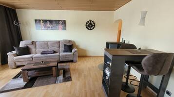 Fernseher, Stereoanlage