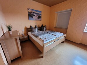 1 bedroom, WiFi, bed sheets