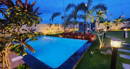 1hr from Bangalore, Outdoor Cinema, Pool, BBQ, Lawn & Meditation Room, Party!