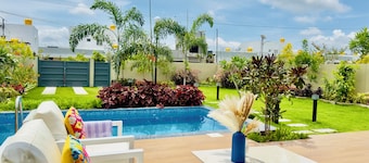 1hr from Bangalore, Outdoor Cinema, Pool, BBQ, Lawn & Meditation Room, Party!