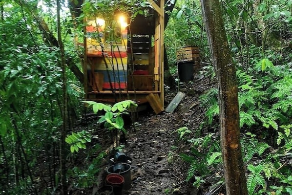 Enceinte de lâhĂ©bergement