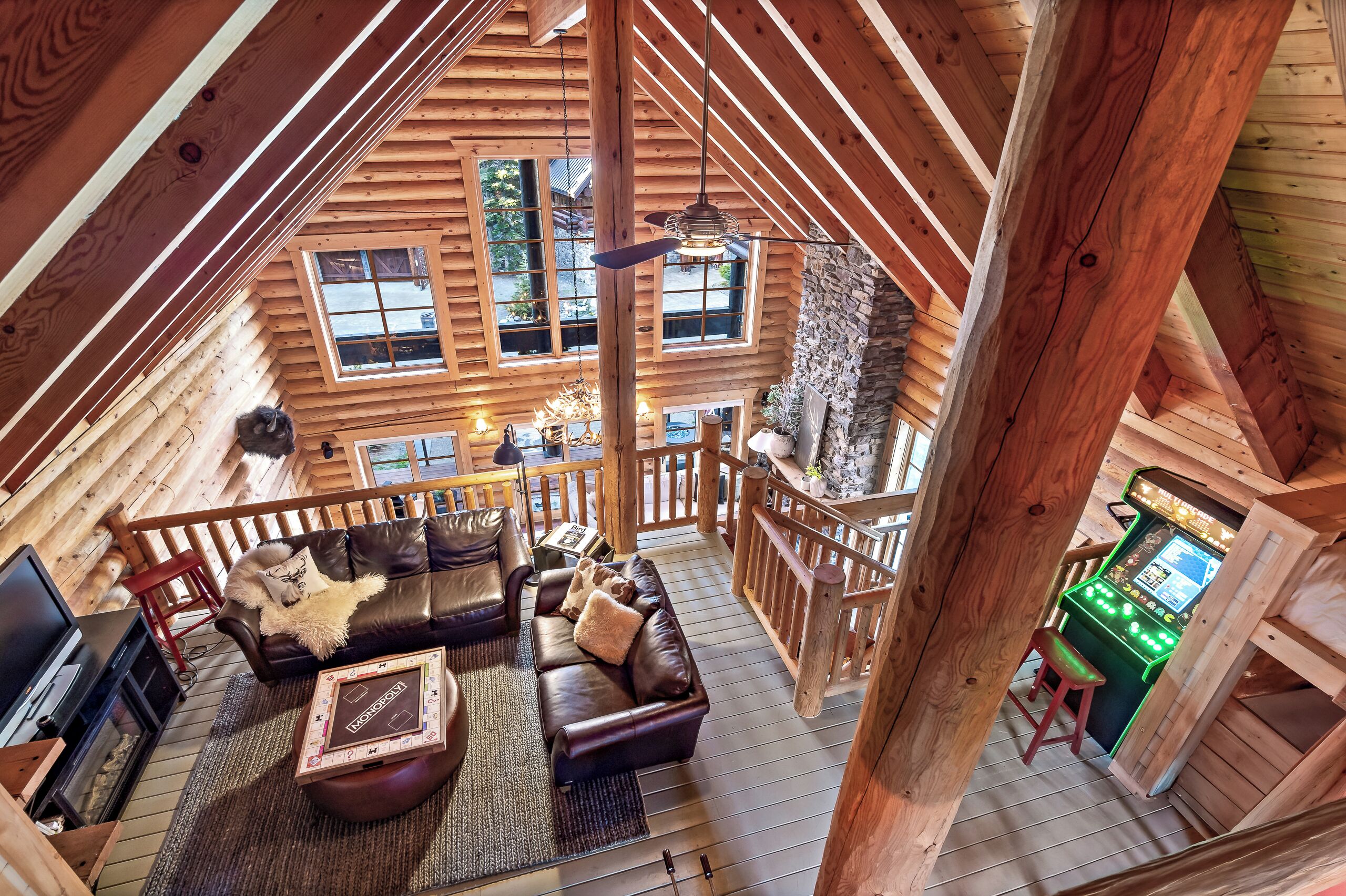 TV connectée, cheminée, jeux vidéo, lecteur de DVD