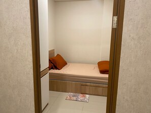 2 bedrooms, iron/ironing board